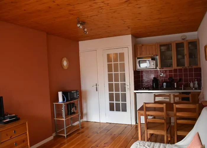 Les 2 A 4 Personnes Ле дез Альп